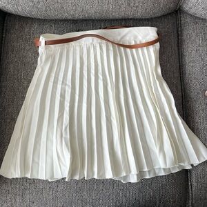 Zara White Pleated Skirt with belt